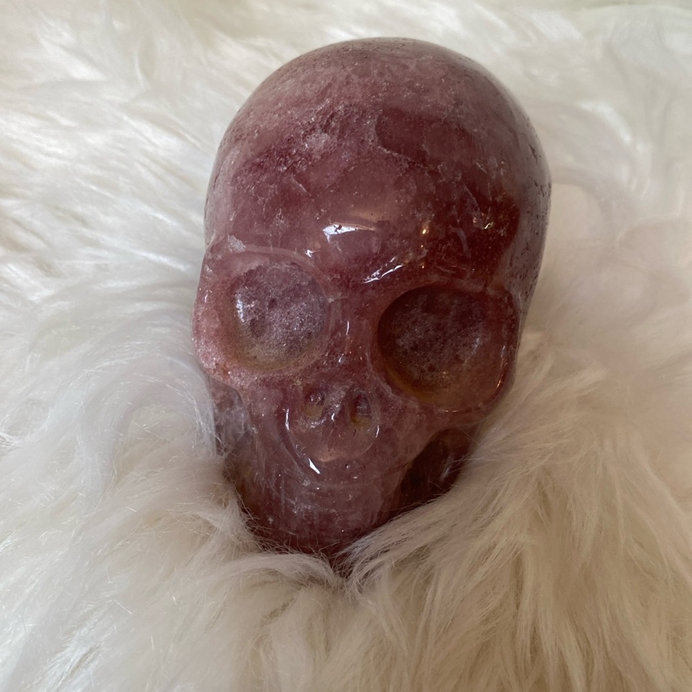 Strawberry quartz Skull